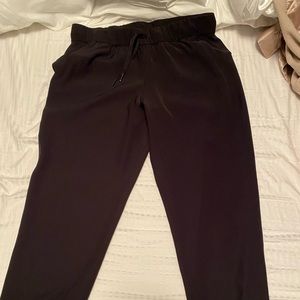 On the Fly Jogger 28” Woven